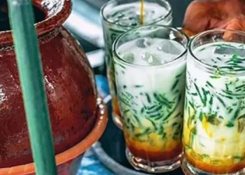 Es Cendol Dawet Segar dengan Santan Kental: Jajanan Klasik yang Tak Lekang Waktu
