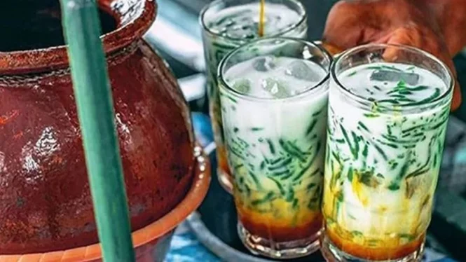 Es Cendol Dawet Segar dengan Santan Kental: Jajanan Klasik yang Tak Lekang Waktu