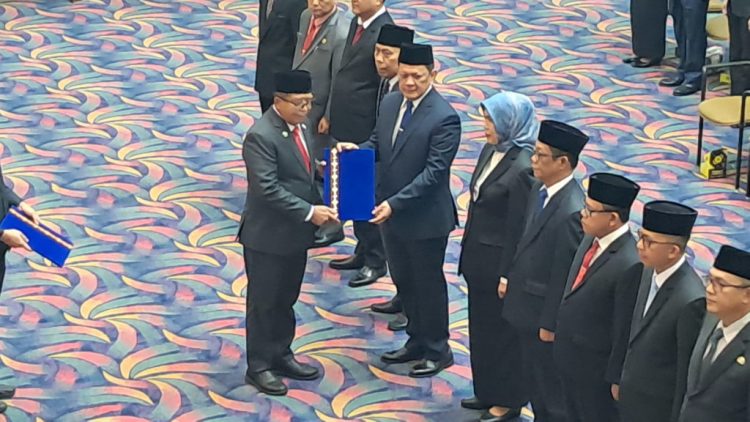 Pj Gubernur Lampung Lantik 12 Pejabat Eselon II, Dorong Inovasi dan Dedikasi