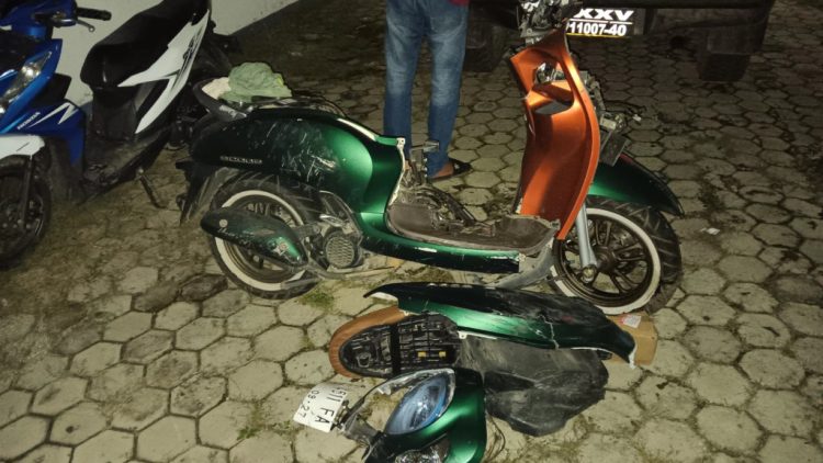 Kecelakaan Maut di Pringsewu: Pemotor Tewas Usai Tabrak Mobil yang Mendahului Truk