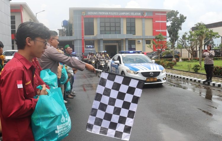 Polres Lampung Selatan dan Mahasiswa Gelar Bakti Sosial Sambut Ramadan