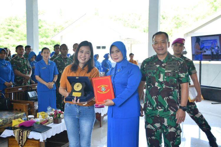 Danbrigif 4 Mar/BS Beri Pengarahan dan Motivasi kepada Prajurit dan Jalasenastri di Lampung