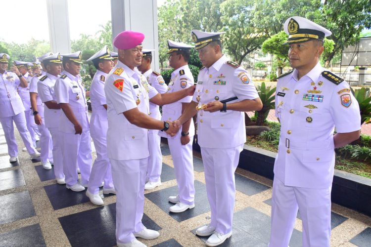 Tongkat Komando Danlanal Lampung Resmi Berganti