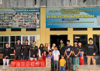 Kepedulian Ramadhan: Yayasan Alfian Husin dan Sedulur Mirza Bagikan 100 Nasi Kotak untuk Panti Asuhan dan Warga Bandar Lampung