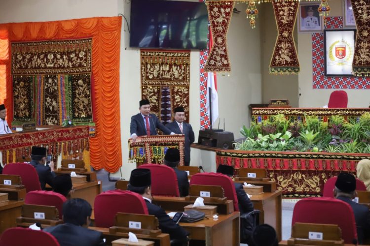 Bupati Lampung Barat Tunda Rehabilitasi Rumah Dinas, Fokus pada Pembangunan Prioritas