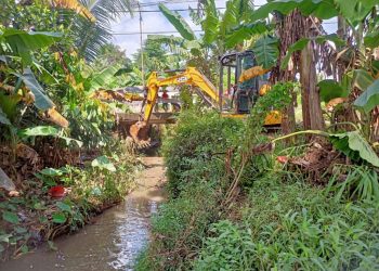 Tim Nanda Indira Peduli Turunkan Excavator, Bantu Warga Bagelen Atasi Banjir