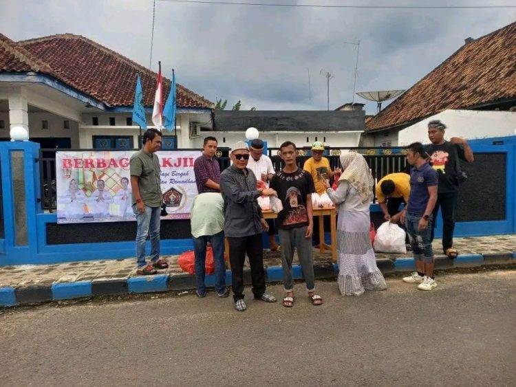 PWI Lampura Tebar 1.000 Takjil, Sambut Ramadan dengan Kepedulian
