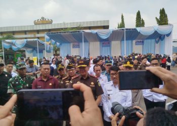 Kejari Lampung Utara Gelar Pasar Murah Jelang Idul Fitri, Warga Berbondong-bondong Serbu Sembako Murah
