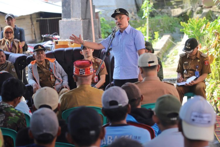 Bupati Parosil Mabsus Tenangkan Warga Suoh dan BNS, Pastikan Tak Ada Relokasi dari TNBBS