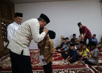 Gelontorkan Insentif Guru Ngaji, Parosil Dorong Generasi Berakhlak Mulia