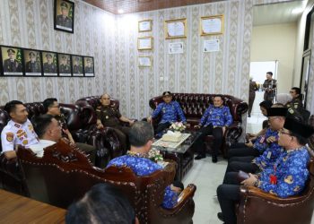 Perkuat Sinergi, Bupati Parosil Mabsus dan Wabup Mad Hasnurin Kunjungi Forkopimda