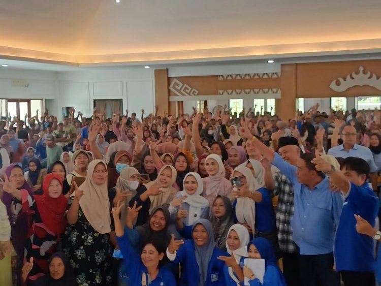 Putri Zulkifli Hasan Silaturahmi di Pesawaran, Ribuan Warga Sambut Antusias