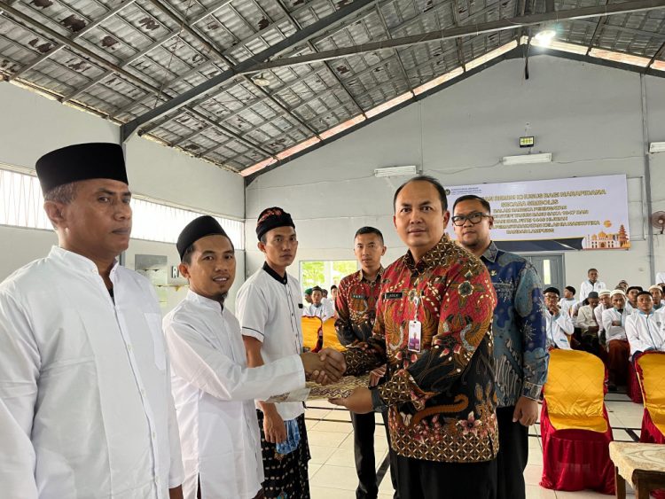 Penyerahan Remisi Khusus di Hari Raya Nyepi dan Idul Fitri di Lapas Narkotika Kelas IIA Bandar Lampung
