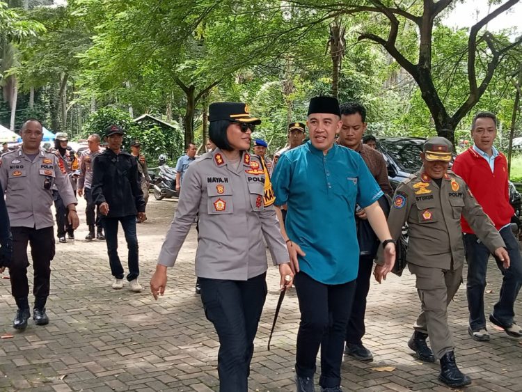 Kapolres dan Bupati Pesawaran Pastikan Kelancaran Arus Balik dan Wisata Lebaran