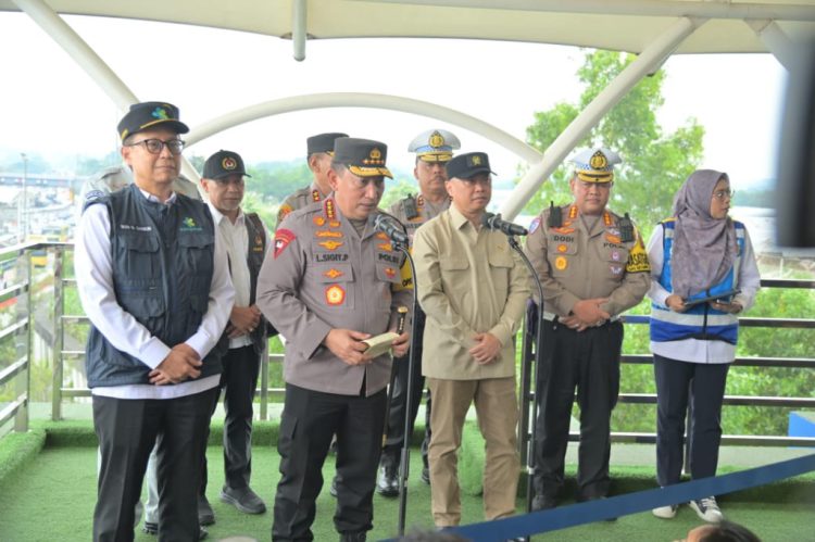 Kapolri Tinjau Arus Balik di Tol Cikatama, One Way Nasional Terbukti Efektif Tekan Kepadatan