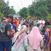 Warga Lampung Selatan Gelar Teatrikal Panen Ikan di Jalan Rusak, Serukan Perbaikan Infrastruktur