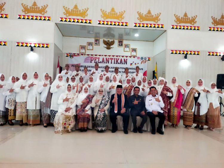 Bupati Tanggamus Lantik Pengurus Dekranasda, Bunda PAUD, dan Bunda Literasi: “Niatkan Pengabdian Sebagai Ibadah”