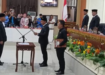 Jonartak Dinata Resmi Dilantik Sebagai Anggota DPRD Tanggamus Gantikan M. Suratman