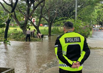 Kapolres Lampung Selatan Tinjau Banjir di Kalianda, Imbau Warga Tetap Waspada