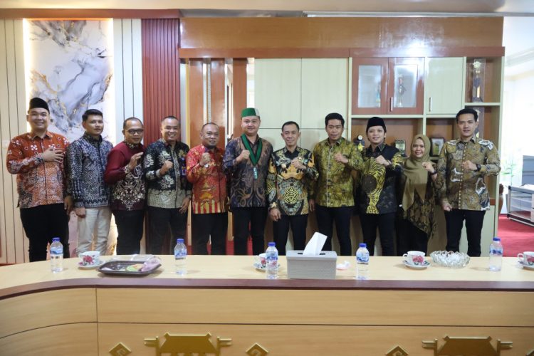 Wakil Bupati Romli Sambut Audiensi Panitia Pembangunan Sekretariat HMI Kotabumi, Siapkan Dukungan untuk Peresmian