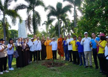 Umat Buddha Lampung Sambut Waisak dengan Karya Bakti, Wujud Nyata Penghormatan dan Kepedulian Lingkungan