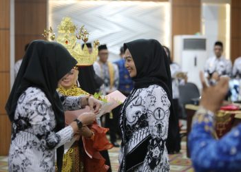 Indria Ardito Resmi Dikukuhkan sebagai Ibunda Guru Lampung Tengah, Tegaskan Komitmen Majukan Pendidikan
