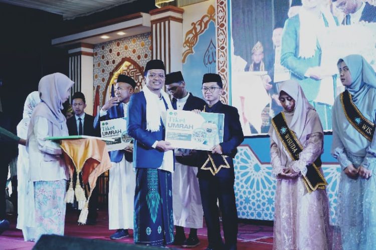 Bupati Pringsewu Hadiri Haflah Takhrij IMBOS: Dukung Penuh SDM Religius dan Berdaya Saing