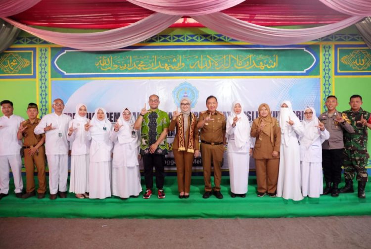 Wagub Jihan Nurlela Tegaskan Komitmen Etika dan Empati di Capping Day STIKES Baitul Hikmah
