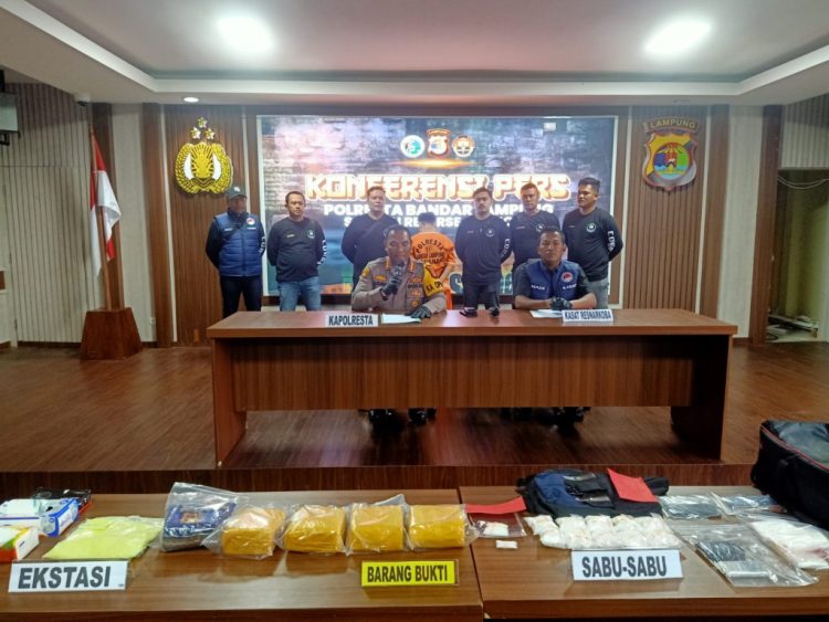 Bongkar Jaringan Narkoba Malaysia, Polresta Bandar Lampung Sita 6,6 Kg Sabu dan Ribuan Ekstasi
