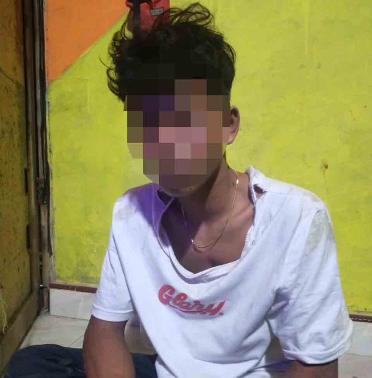 Bhabinkamtibmas Bersama Warga Amankan Pelaku Pencurian di Desa Agom