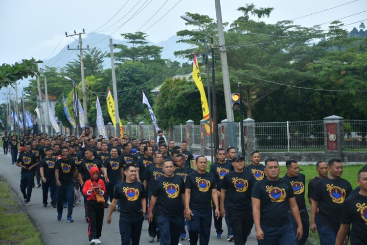 Semarak HUT ke-22 Yonif 7 Marinir, Danbrigif 4 Mar/BS Pimpin Olahraga Bersama Prajurit “Ajabra” di Pesawaran