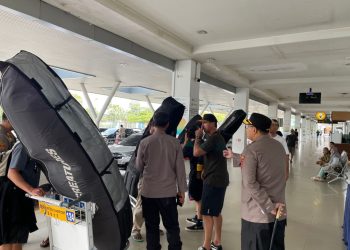 Kapolres Lampung Selatan Kawal Ketat Kedatangan Atlet WSL Krui Pro 2025 di Bandara Radin Intan