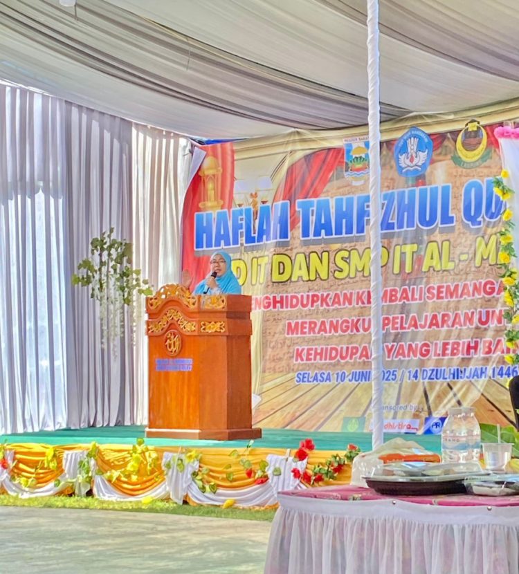 Ustadzah Erna Wati: Teladan Pendidik, Tak Sekadar Menyuruh Tapi Mengajak Menghafal Qur’an