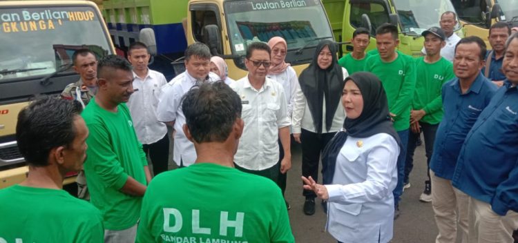 Kolaborasi untuk Kebersihan Kota: PT Bukit Asam Serahkan Armada Sampah, Wali Kota Eva Dwiana Apresiasi Pengemudi dengan Tiket Umroh