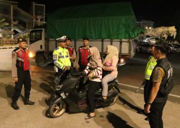 KRYD Malam Akhir Pekan: Polres Pesawaran Jaga Ketertiban dan Kelancaran Lalu Lintas di Gedong Tataan