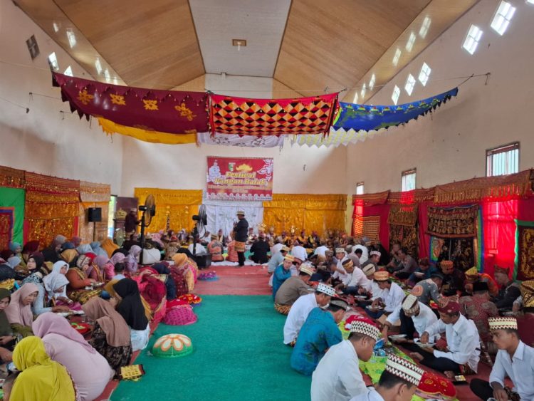 Meriahkan Hari Jadi ke-14, Pekon Sukajaya Kobarkan Semangat Budaya Lewat Tradisi Pangan Balak