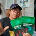 “Menungguku Tiba” Resmi Terbit, Lilafitri Aly Jadi Pemesan Pertama Buku Puisi Isbedy Stiawan ZS