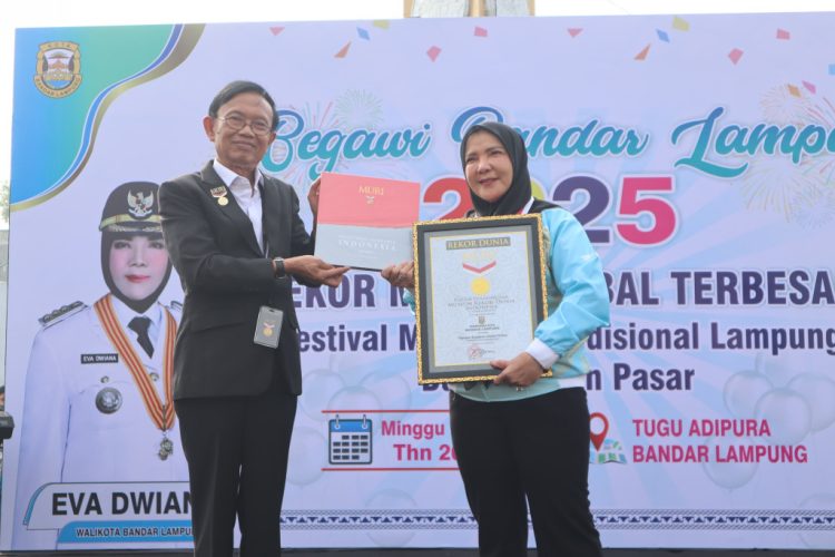 Bandar Lampung Pecahkan Rekor MURI Sekubal Terpanjang, Hadiah Ulang Tahun ke-343 yang Menggugah