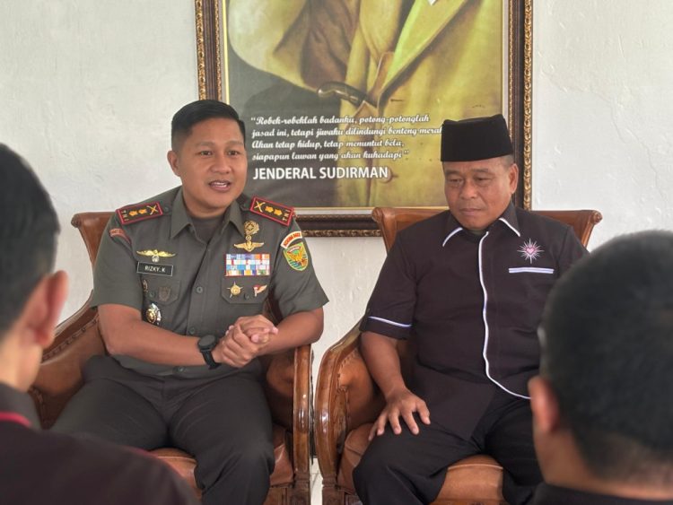 Sinergi Bela Diri & Bela Negara: PSHT Lampung Barat Sowan ke Dandim 0422/LB, Undang Hadiri Pengesahan 350 Warga Baru