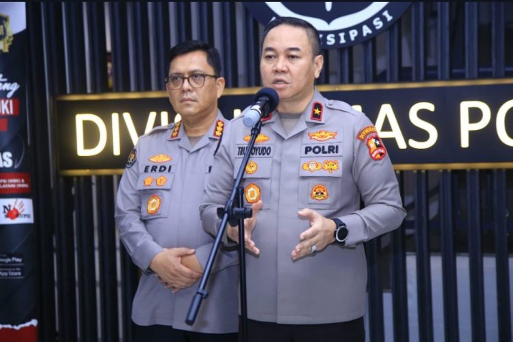 Polri Sampaikan Duka dan Turun Langsung Bantu Evakuasi Korban KM Tunu Pratama Jaya