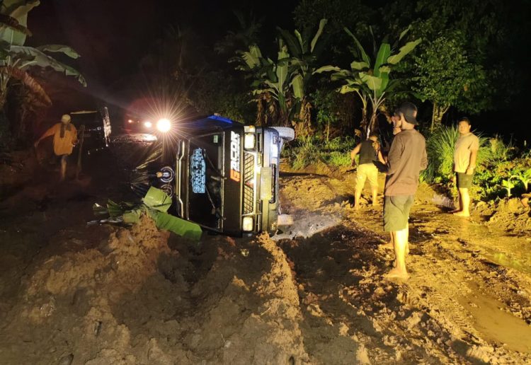 Jalan Provinsi Sanggi-Suoh Rusak Parah, Dua Perusahaan Besar Diuntungkan, Warga Terlant