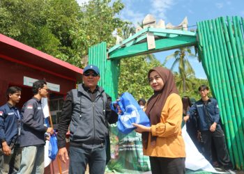 Sinergi UBL dan Pemkab Pesawaran: Mahasiswa Tanam Mangrove, Jaga Pesisir demi Lampung Berkelanjutan
