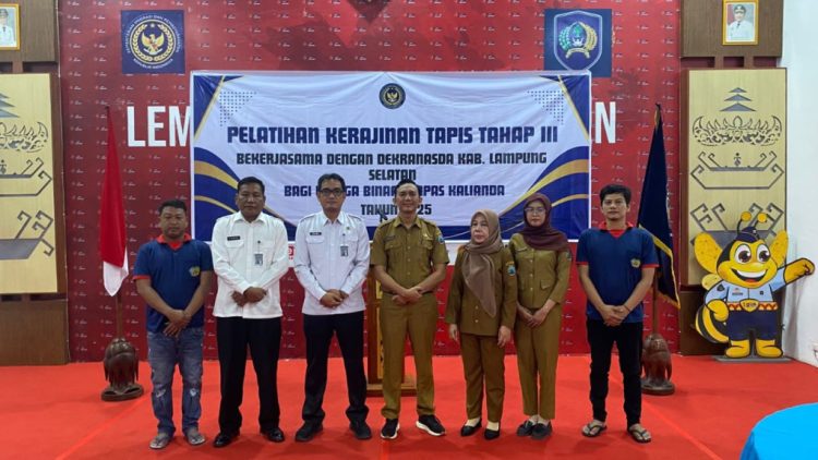 Warga Binaan Lapas Kalianda “Naik Kelas” di Pelatihan Tapis Tahap III: Warisan Budaya Jadi Bekal Hidup
