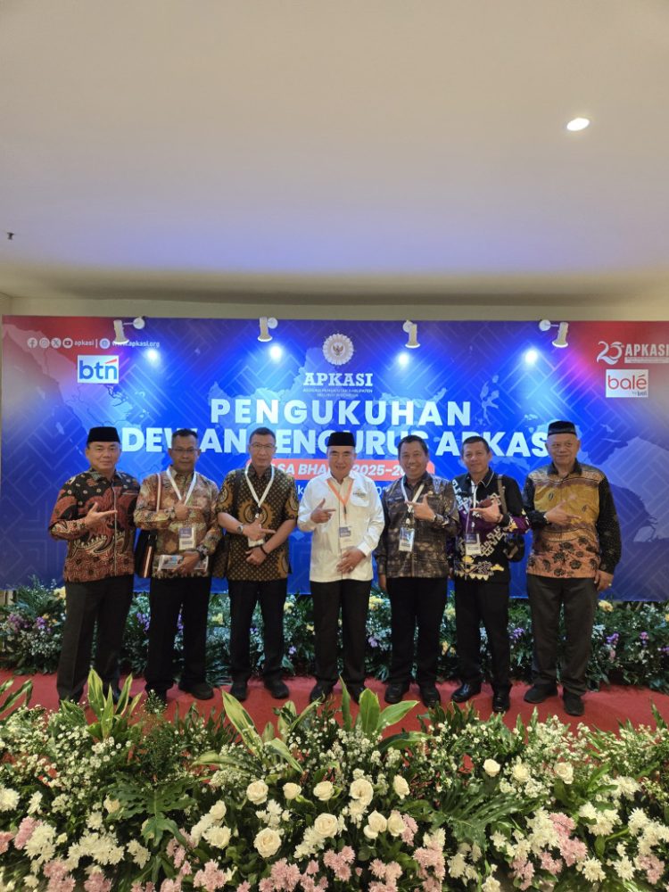 Mendagri Kukuhkan Pengurus APKASI 2025–2030, Bupati Tanggamus Jadi Ketua Bidang Perdagangan