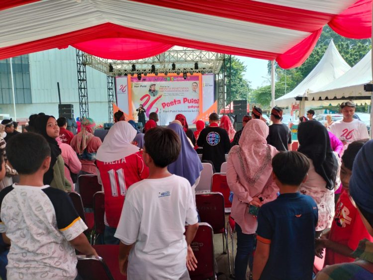 Bunga Berduri yang Tetap Mekar: Asrizal Nur Buka Hari Puisi dengan Penuh Makna