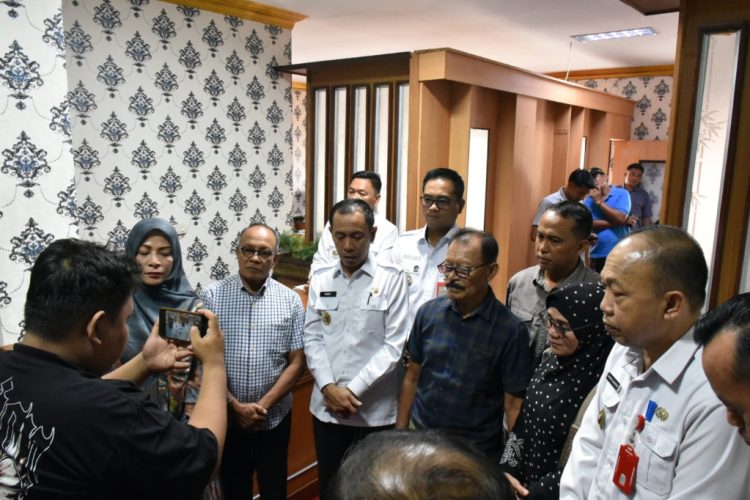Pemkab Lampung Utara Respon Aspirasi Pedagang, Harga Kios Pasar Diturunkan 15 Persen