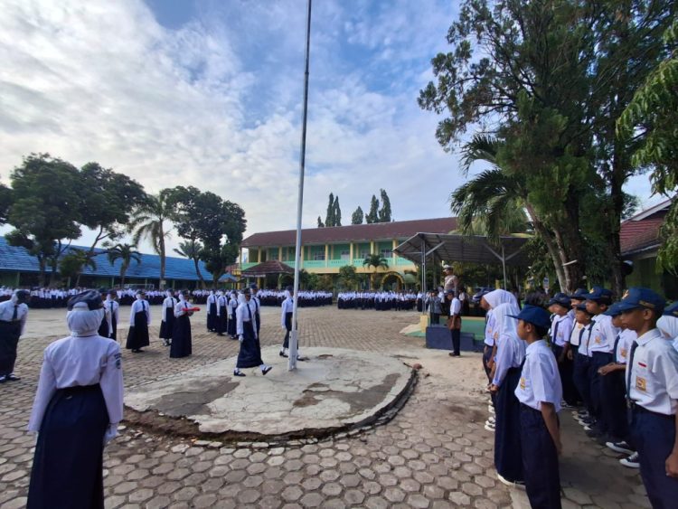 Police Go To School: Satlantas Pesawaran Bangun Kesadaran Lalu Lintas di Kalangan Pelajar SMP