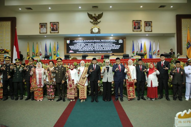 Rapat Paripurna Istimewa DPRD Provinsi Lampung, Dengarkan Pidato Kenegaraan Presiden Prabowo Subianto dalam Rangka HUT RI ke-80