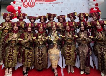IKBL Kenalkan Budaya Lampung Lewat Siger Mighul Saat HUT RI ke-80