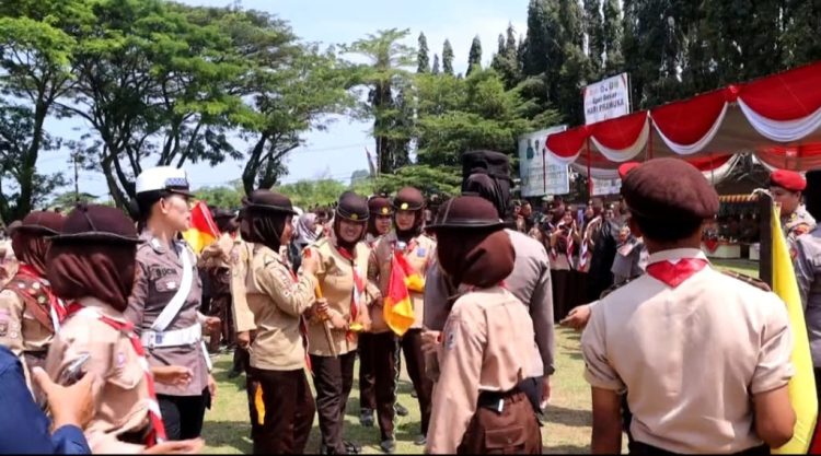 Polwan Polres Tanggamus Gelar Kampanye “Rise and Speak” di Apel Besar HUT ke-64 Pramuka untuk Cegah Kekerasan